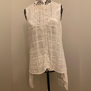 Beautiful tank top with lace detail